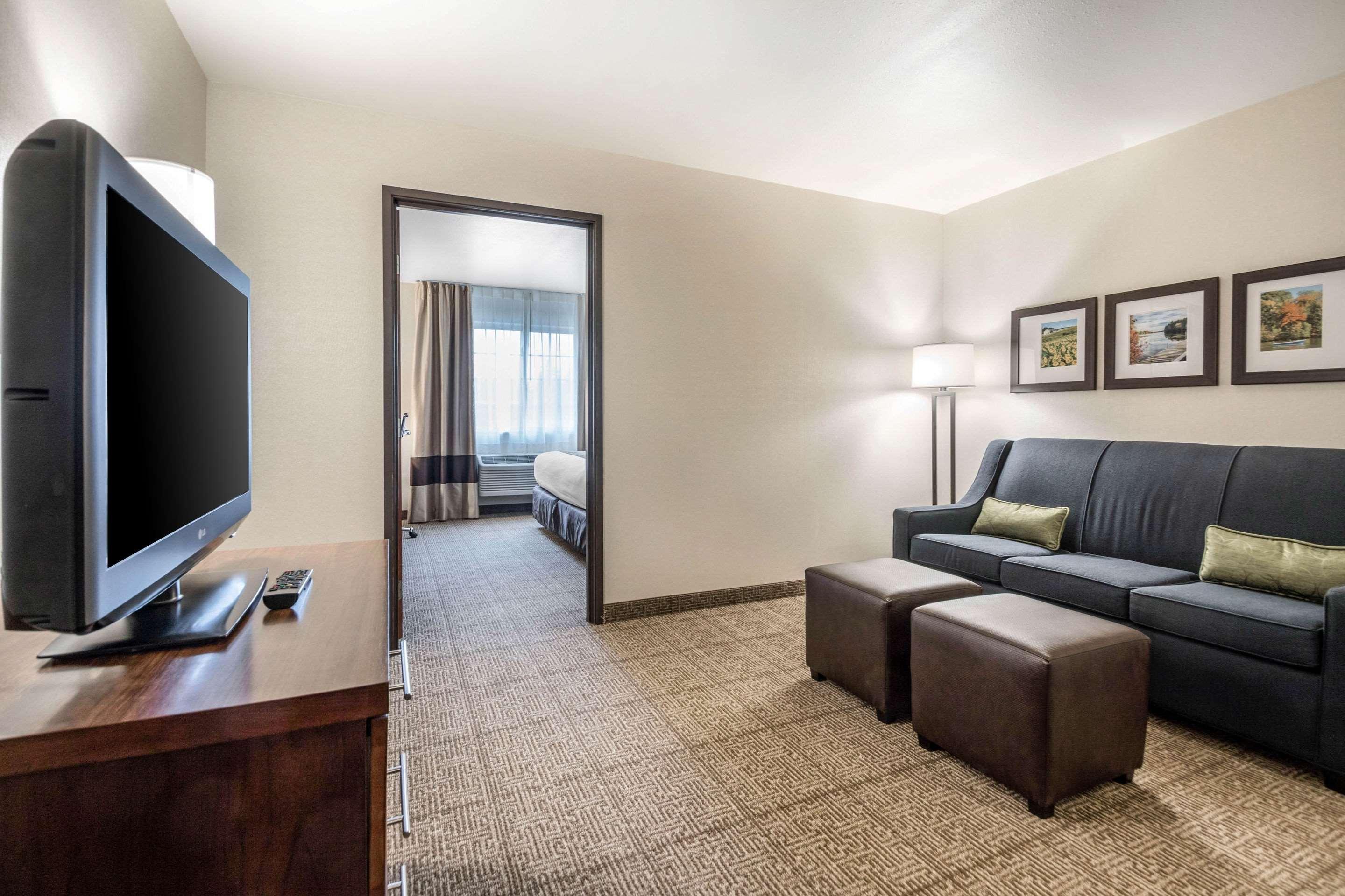 Comfort Suites At Par 4 Resort Waupaca Exterior foto